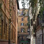 Sara Guest House
